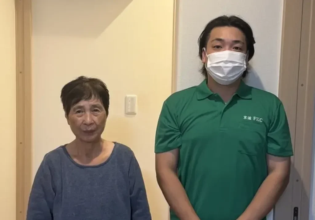 大津市のゴミ屋敷清掃完了後、依頼者様と担当者の写真